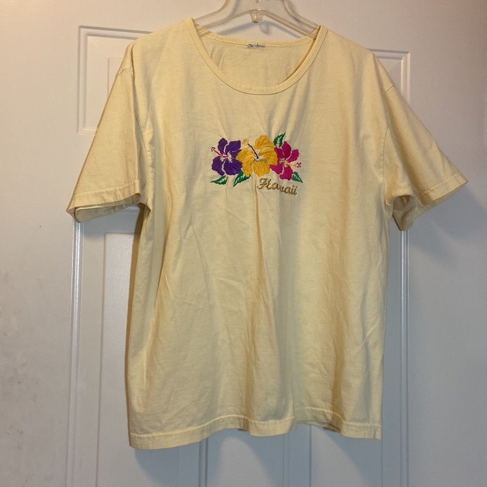 10/$50 Gildan Women Top T-Shirt Size Approximately X-LARGE